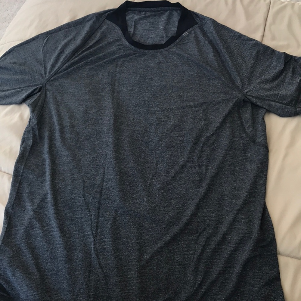 lululemon Men’s shirt